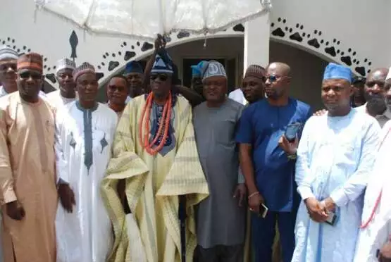 HRH Oba Rilwanu Akiolu,Oba of Lagos(middle) being flanked by speakers of state legislatures of Nigeria