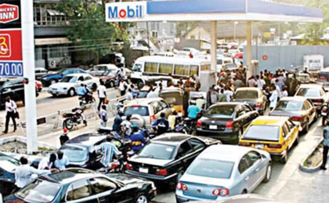 Filling Station Queue