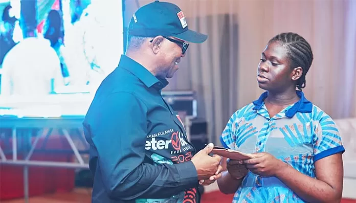 Peter Obi and SS2 Student that donated money Peter Obi and SS2 Student that donated money