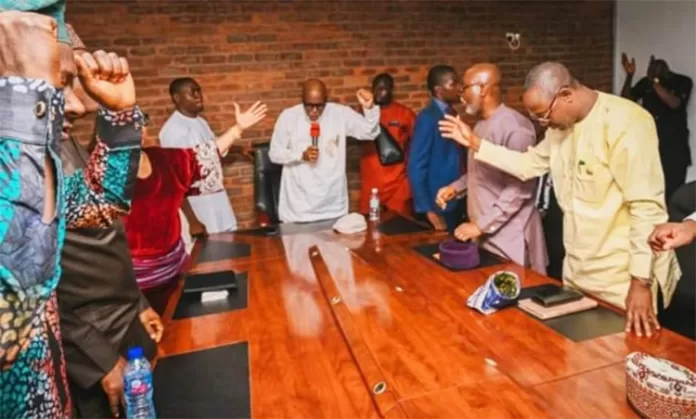 Rotimi Akeredolu Resumes Rotimi Akeredolu Resumes