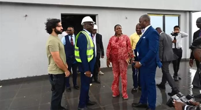 Godwin Obaseki with Engineers
