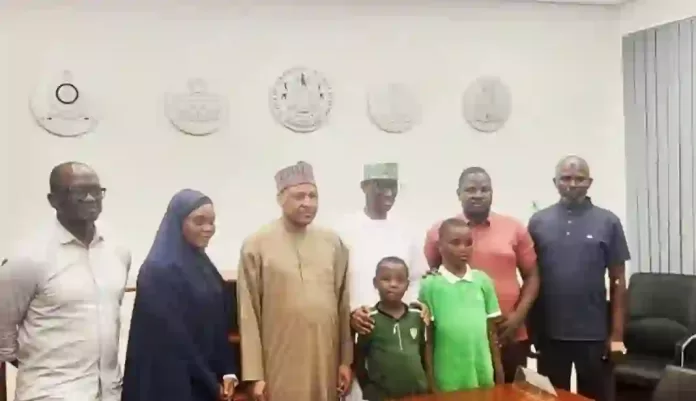 Mohammed Idris welcomes kidnapped Journalists Mohammed Idris welcomes kidnapped Journalists