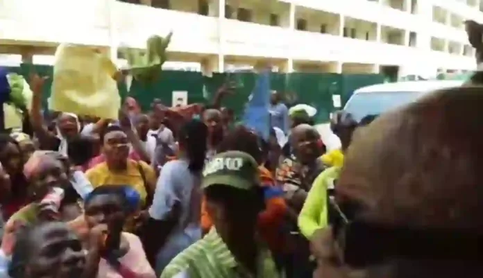 Lagos Models school parent Protest Hike In School Fees
