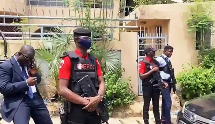 EFCC Officials on Duty EFCC Officials on Duty