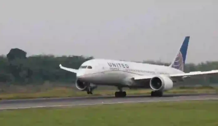 United Airlines United Airlines