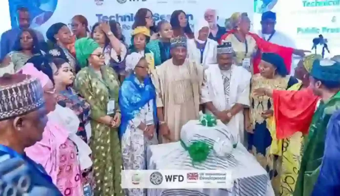 Deputy Speaker Kalu and Women Deputy Speaker Kalu and Women