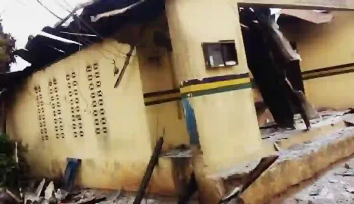 Ondo Youths Set Police Station Ablaze Ondo Youths Set Police Station Ablaze