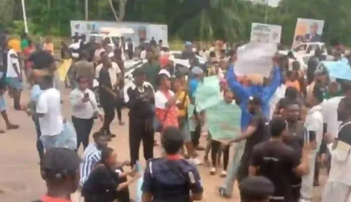 Teachers Protesting in Ondo State