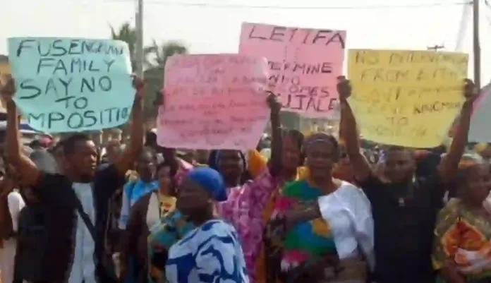 Protest in Ijebu over Awujale Stool Protest in Ijebu over Awujale Stool